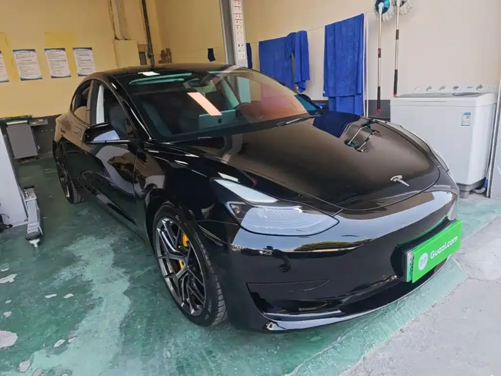 Tesla Model 3 — фото 10