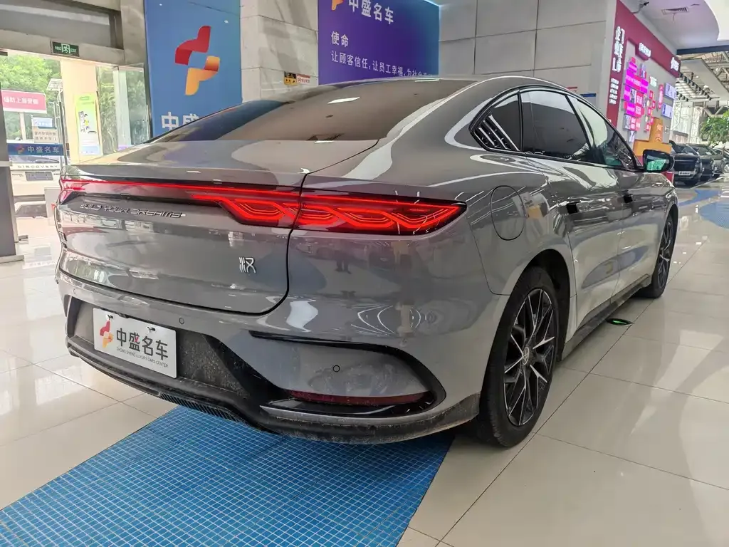 BYD Han — фото 10