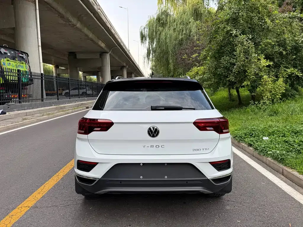 Volkswagen T-Roc — фото 8