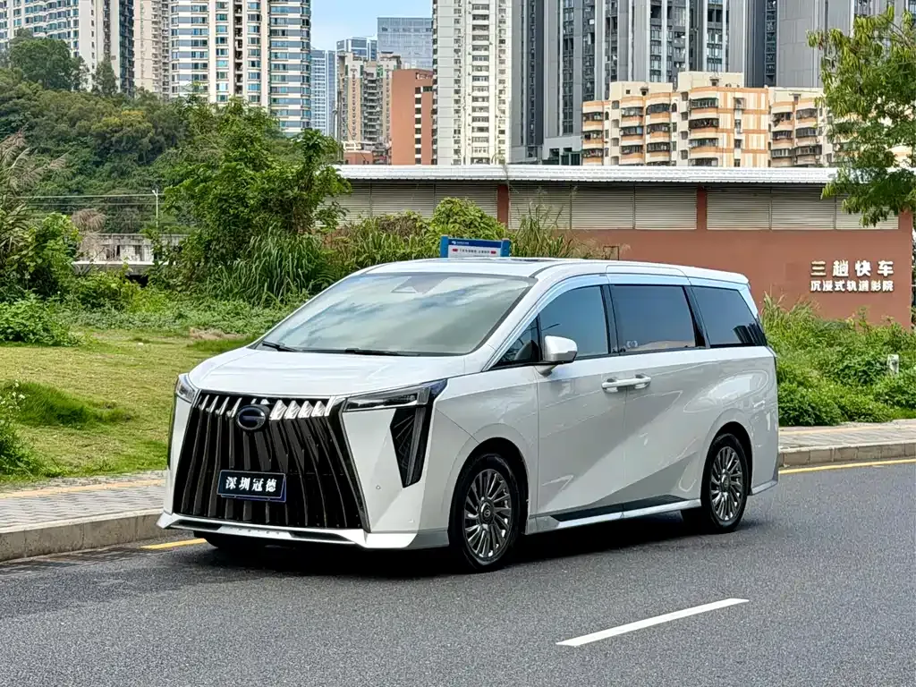 GAC Motor Trumpchi M8 — фото 1