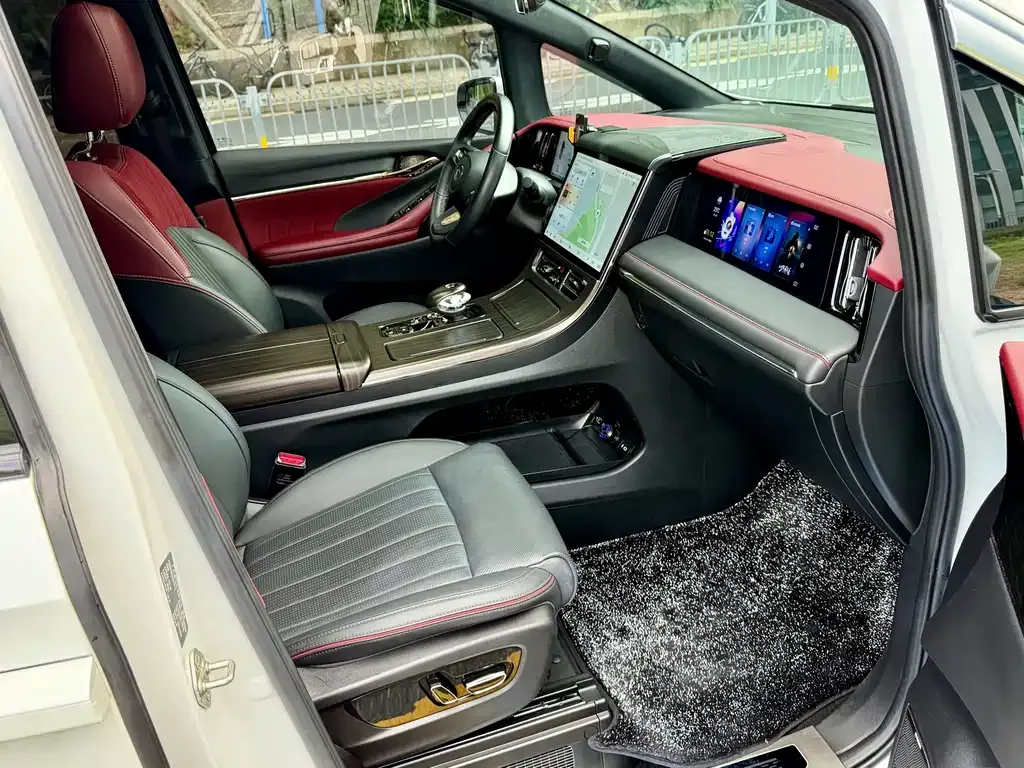 GAC Motor Trumpchi M8 — фото 10
