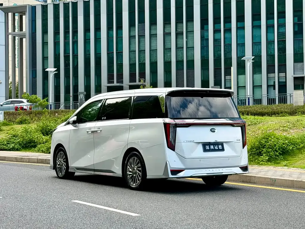 GAC Motor Trumpchi M8 — фото 9