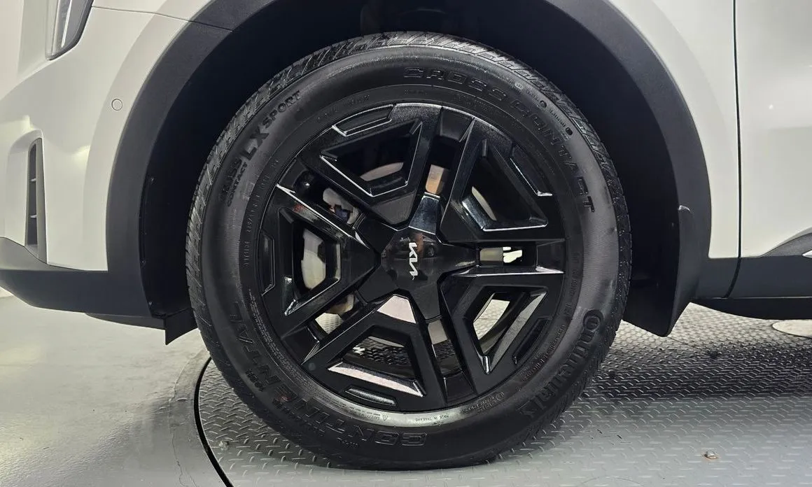 Kia Sorento — фото 10