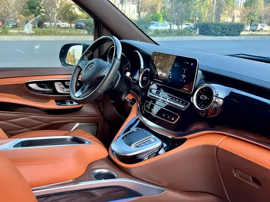Mercedes-Benz V-Class — фото 8