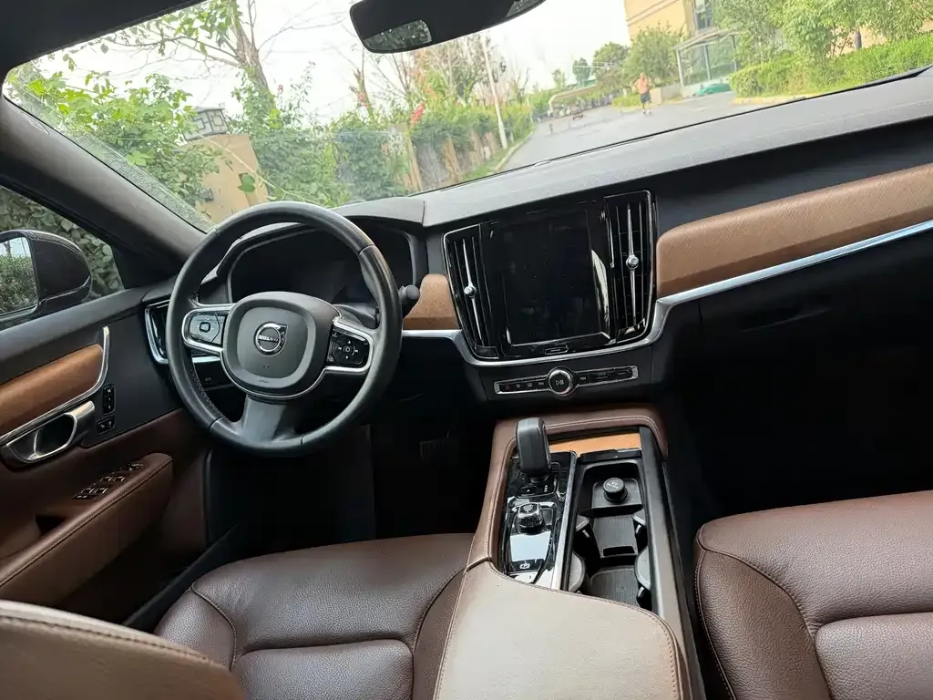 Volvo S90 — фото 3