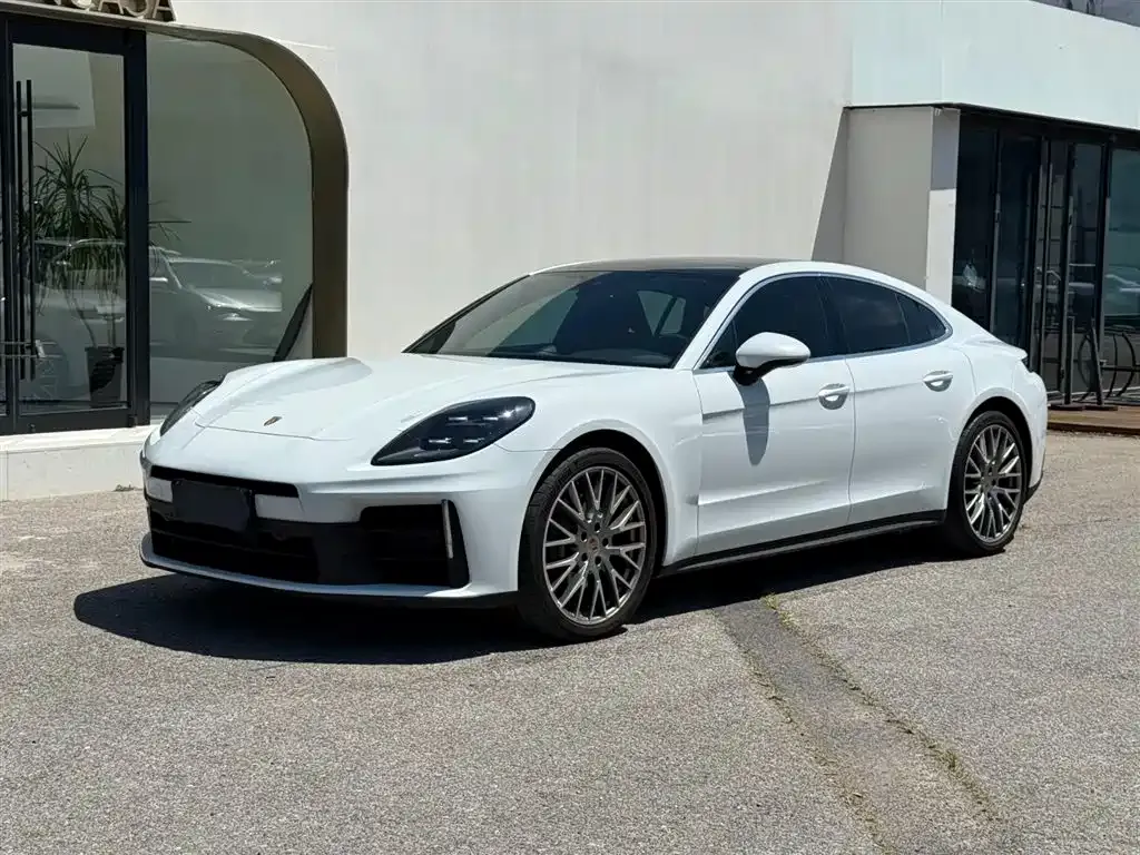 Porsche Panamera — фото 1