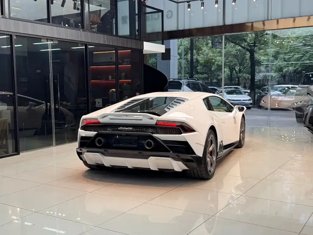Lamborghini Huracan — фото 9