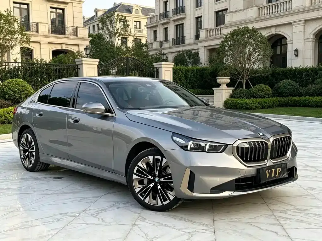 BMW 5 Series — фото 7