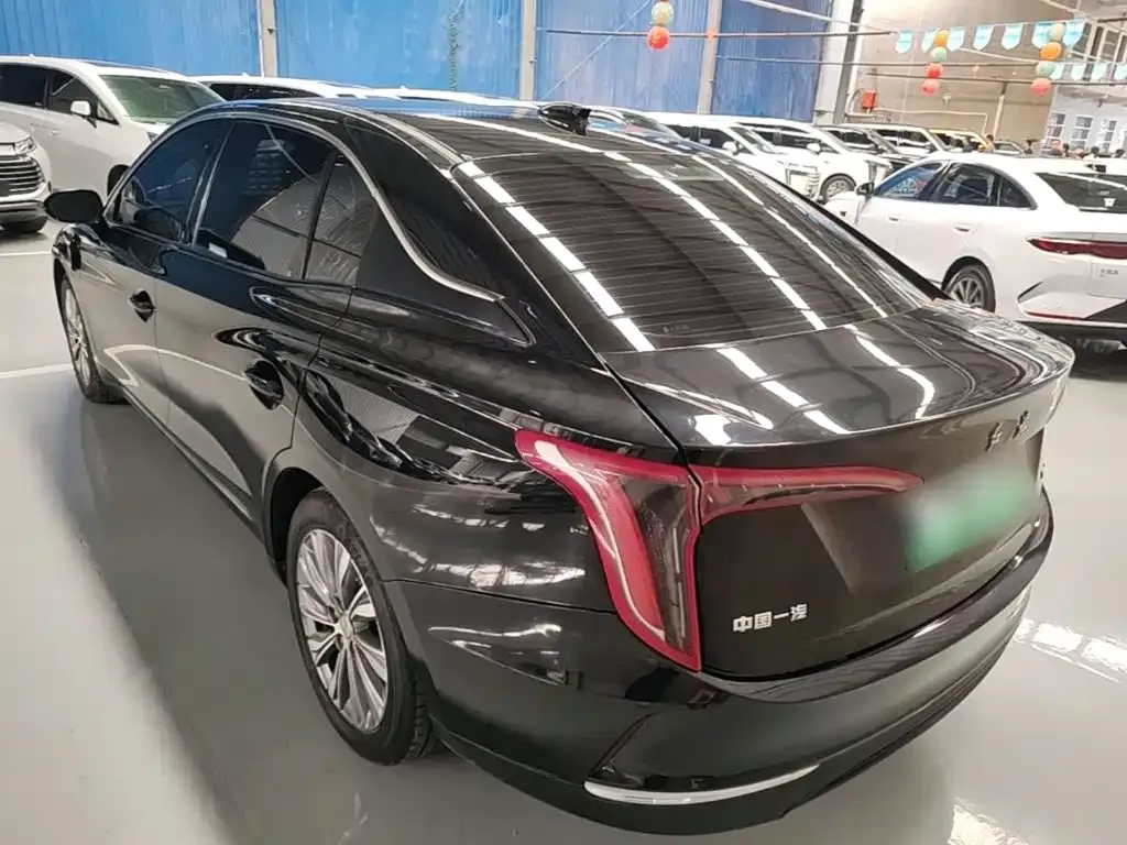 Hongqi E-QM5 — фото 4