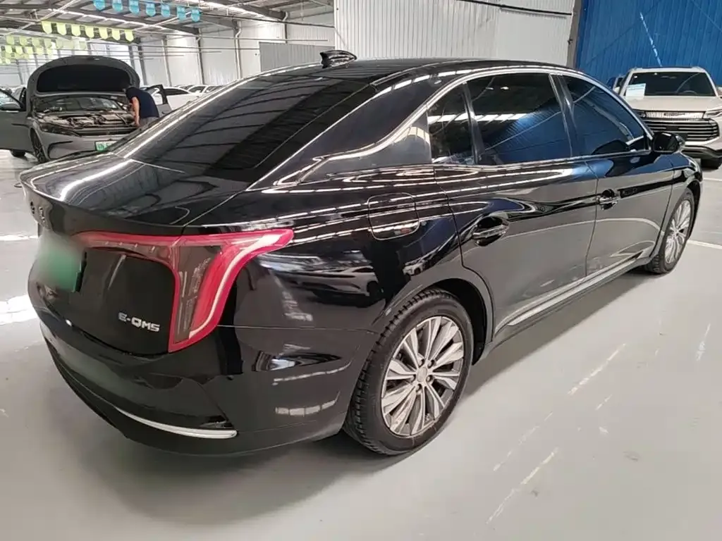 Hongqi E-QM5 — фото 5