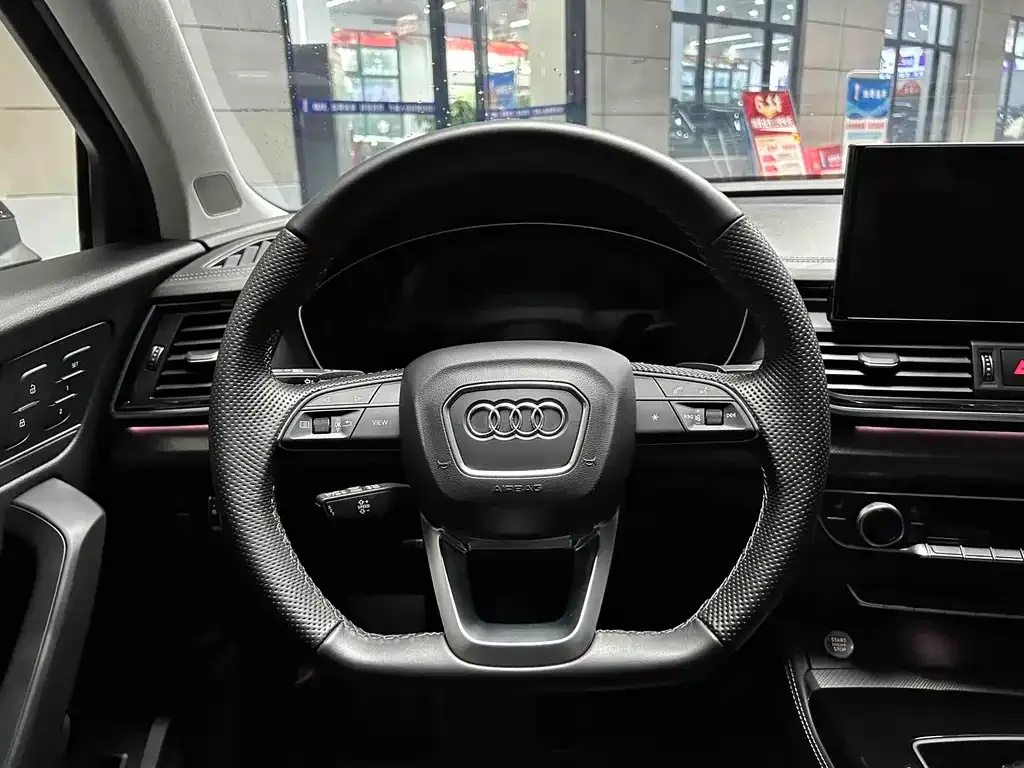 Audi Q5L — фото 3