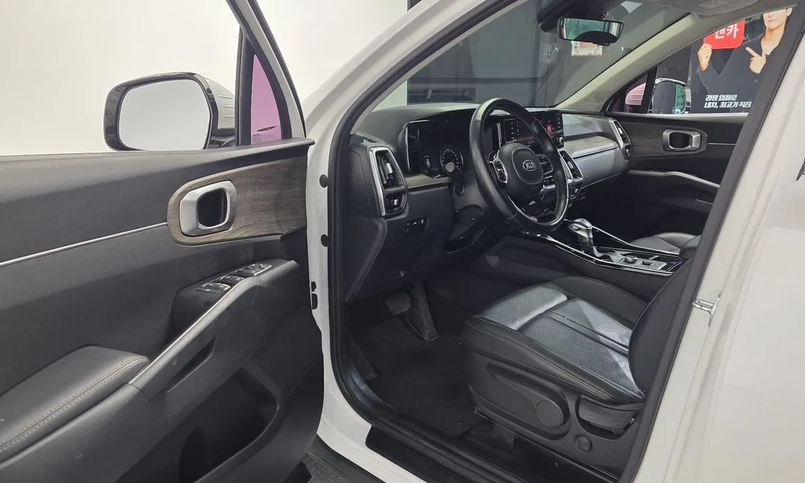 Kia Sorento — фото 10