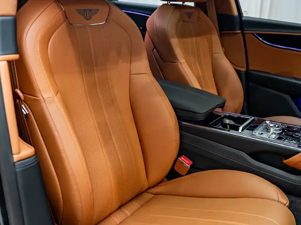 Bentley Flying Spur — фото 10