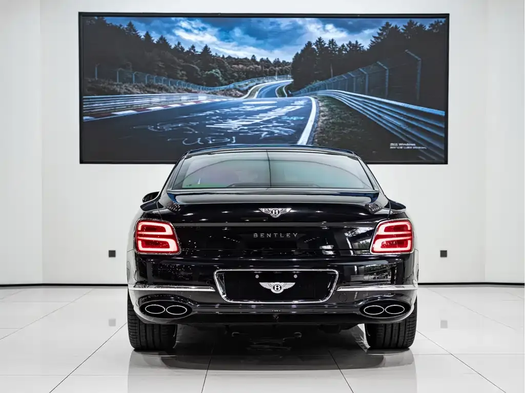 Bentley Flying Spur — фото 3