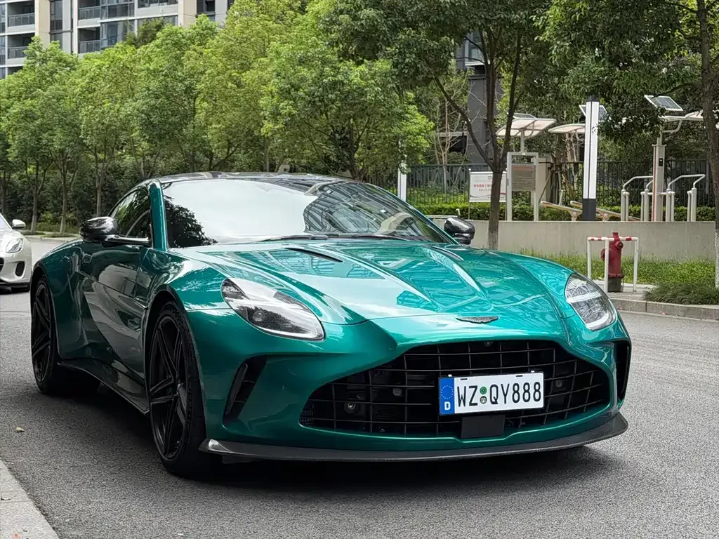Aston Martin V8 Vantage — фото 10