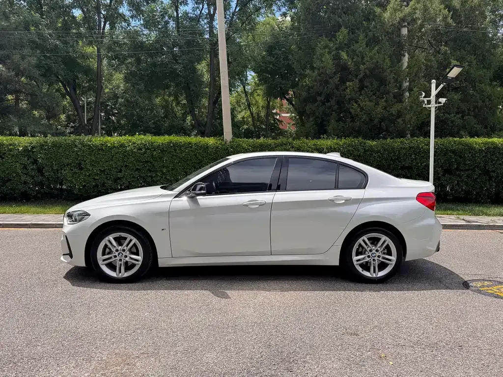 BMW 1 Series 2022 из CN, фото 10