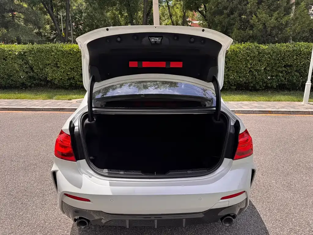 BMW 1 Series 2022 из CN, фото 8