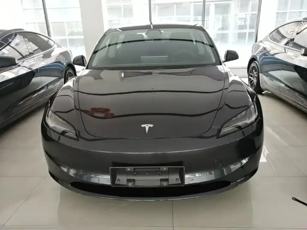 Tesla Model 3 — фото 9