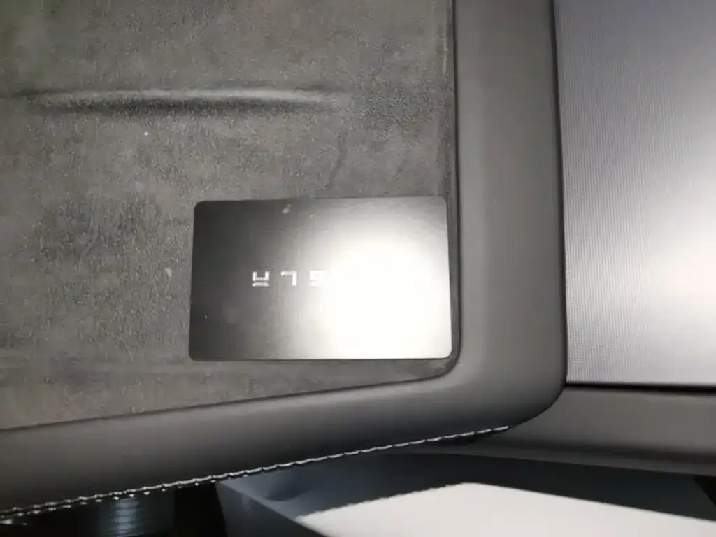 Tesla Model 3 — фото 7