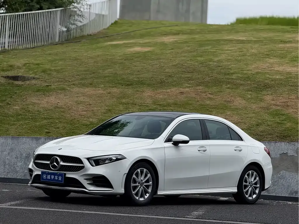 Mercedes-Benz A-Class — фото 1