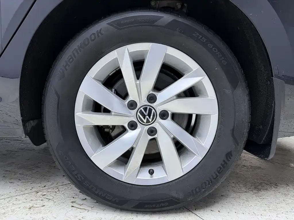 Volkswagen Passat — фото 7