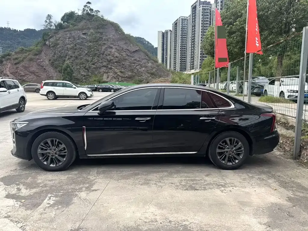 Hongqi H5 — фото 7