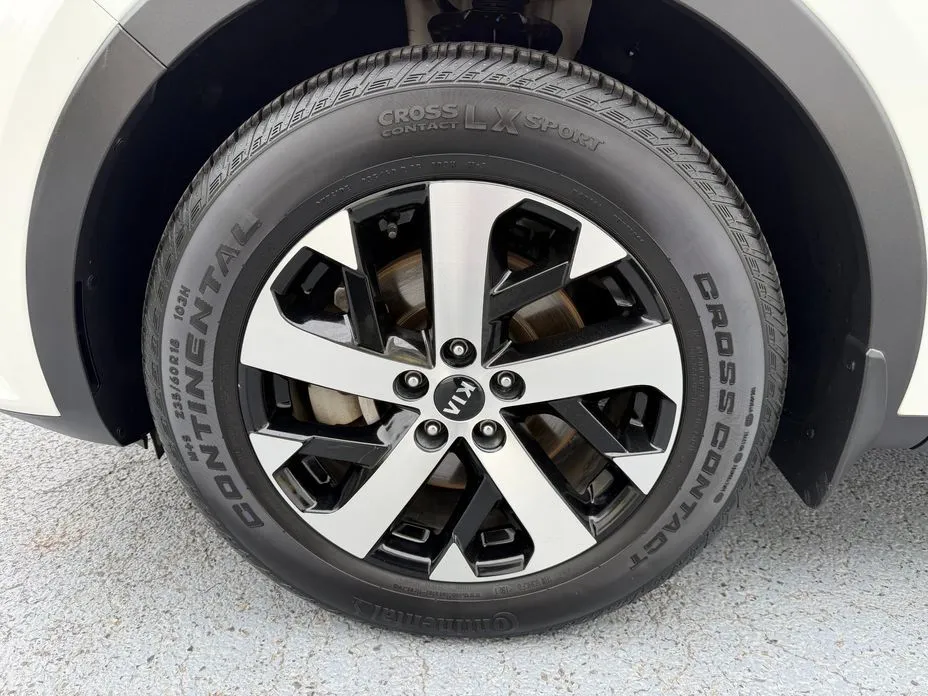 Kia Sorento — фото 8