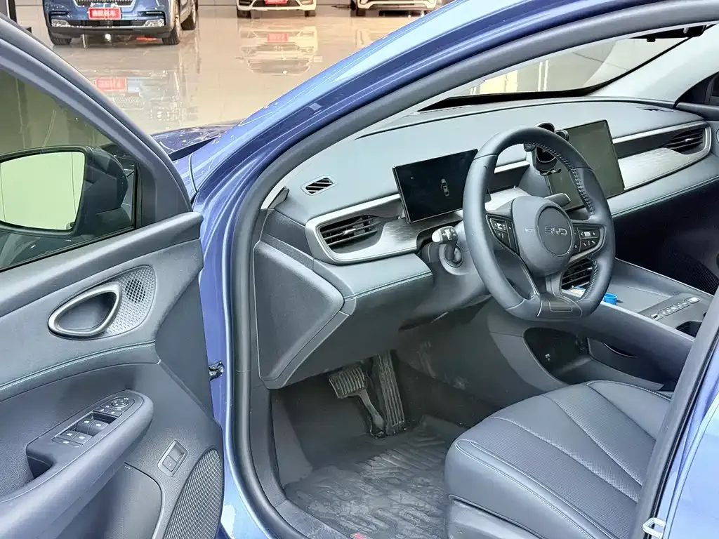 BYD Seal 05 DM-i — фото 10