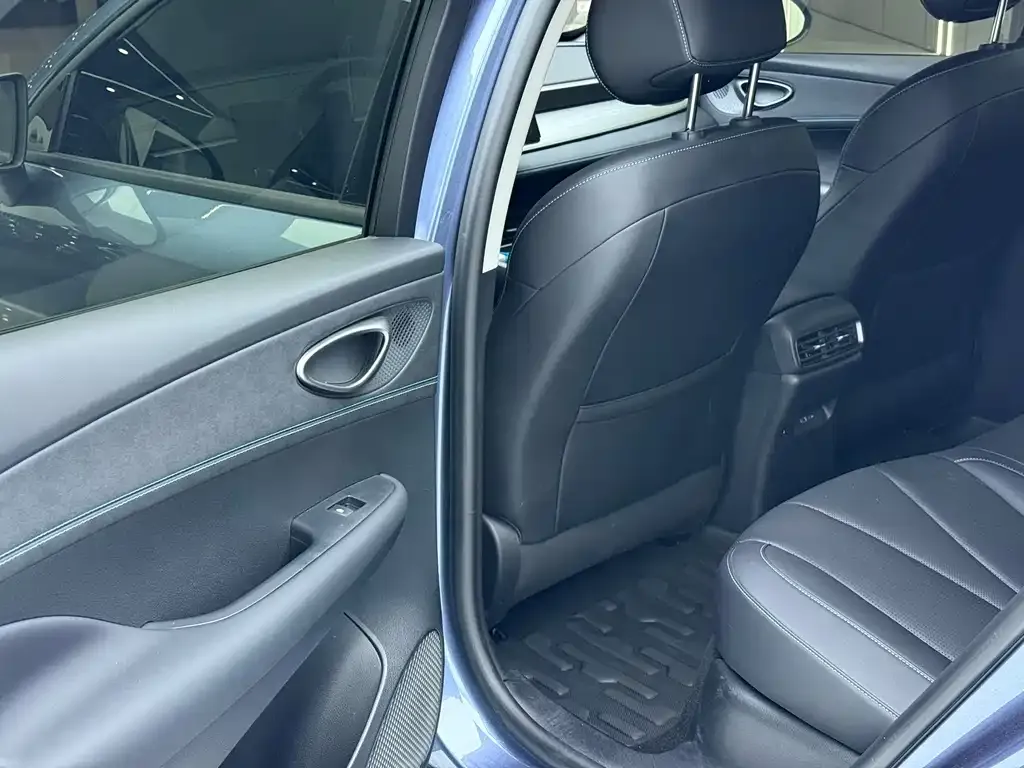 BYD Seal 05 DM-i — фото 8