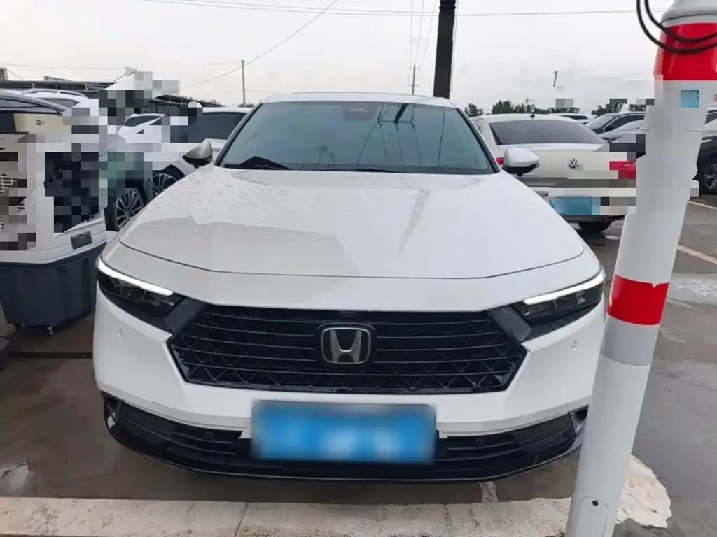 Honda Accord — фото 9