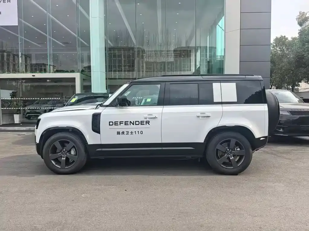 Land Rover Defender — фото 6