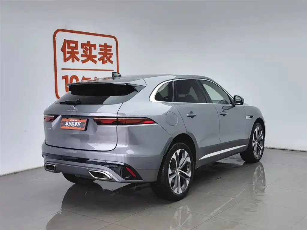 Jaguar F-PACE — фото 6