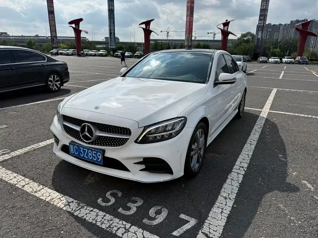 Mercedes-Benz C-Class — фото 1