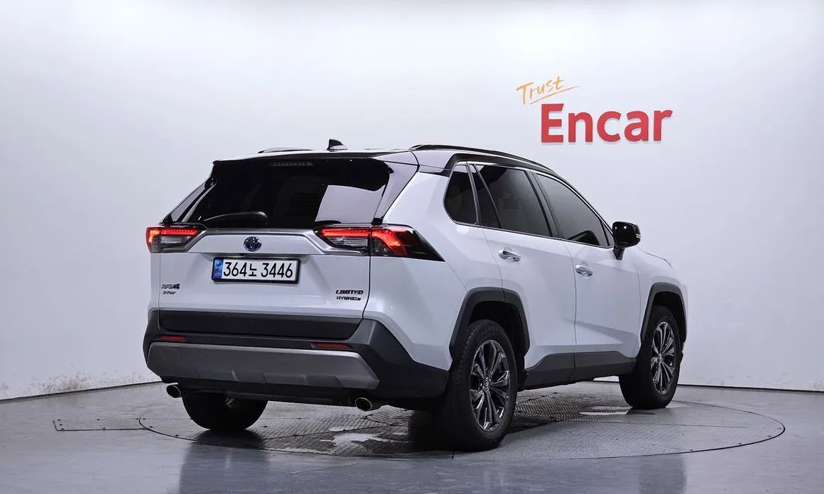Toyota RAV4 — фото 2