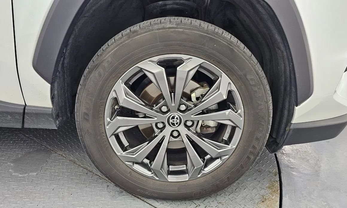 Toyota RAV4 — фото 5
