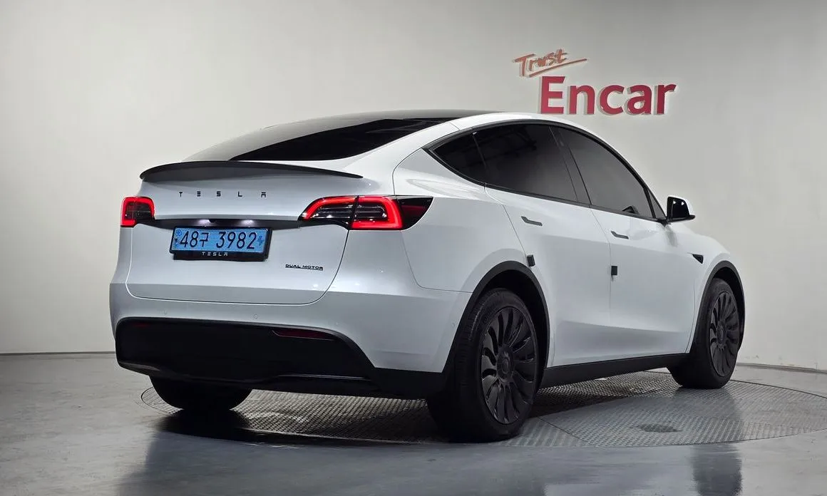 Tesla Model Y — фото 5