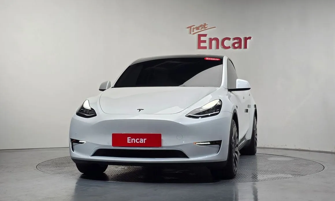 Tesla Model Y — фото 8
