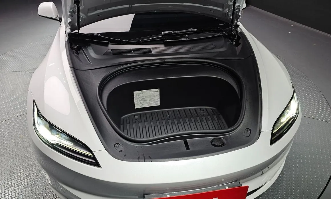 Tesla Model 3 — фото 4