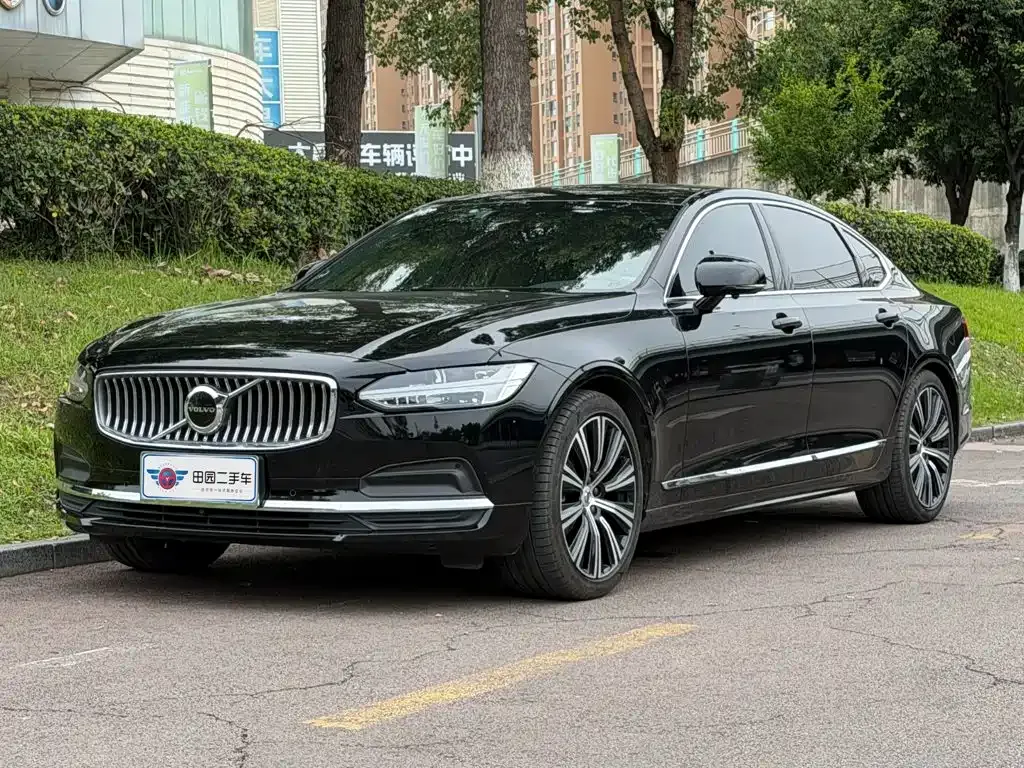 Volvo S90 — фото 1