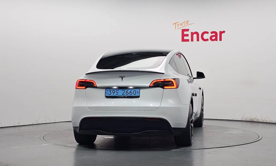 Tesla Model Y — фото 2