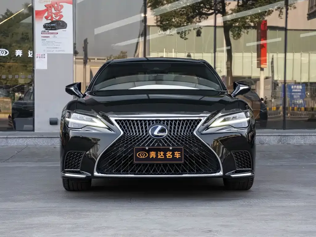 Lexus LS — фото 10