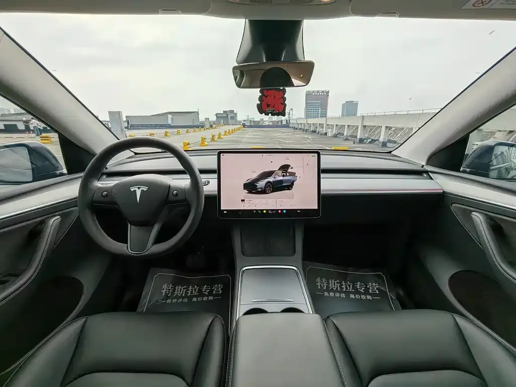 Tesla Model Y — фото 6