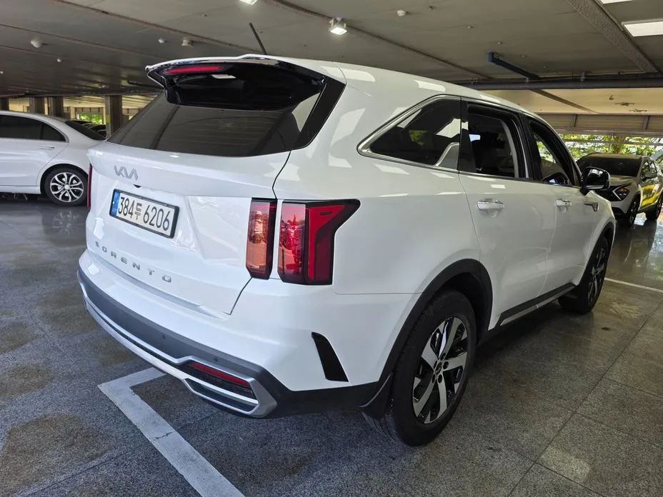 Kia Sorento — фото 8