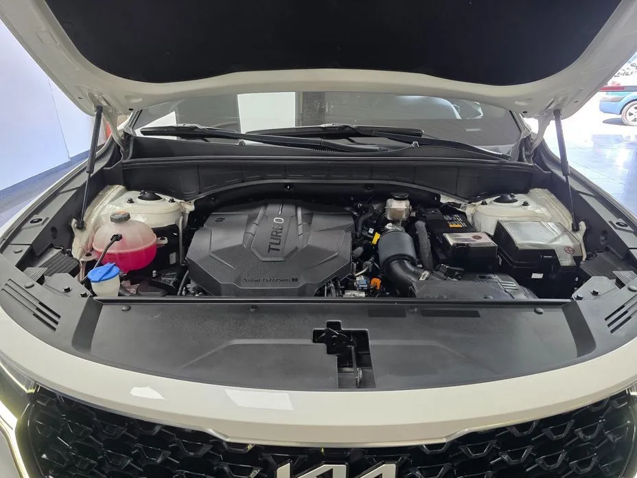 Kia Sorento — фото 7