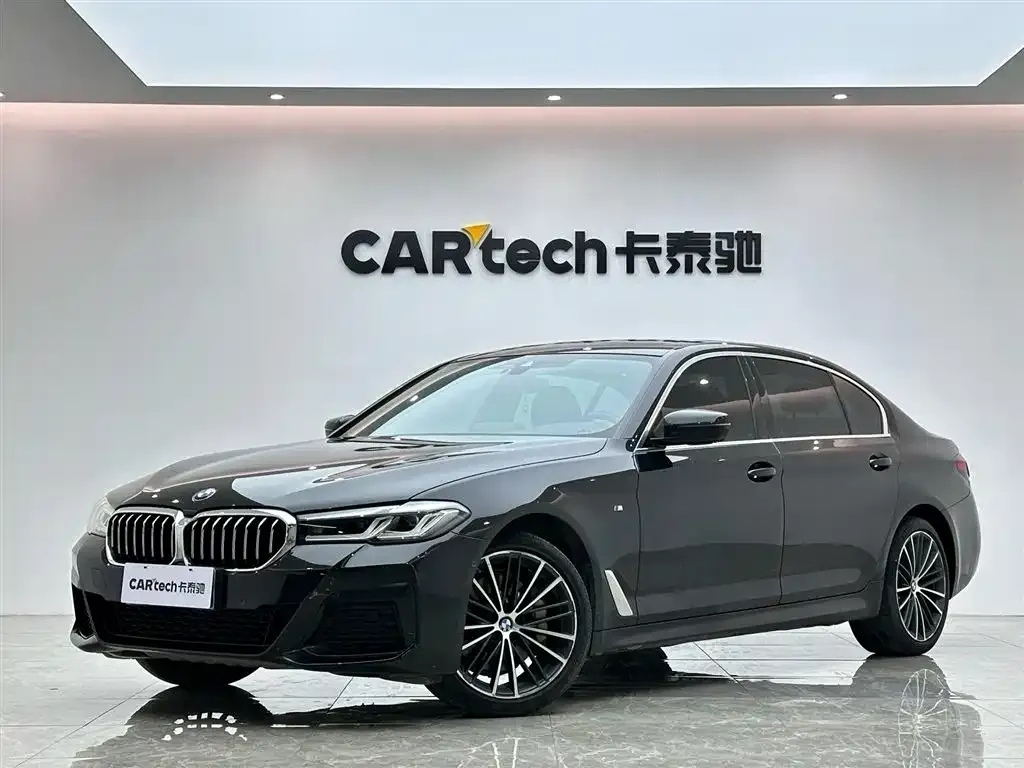 BMW 5 Series — фото 1
