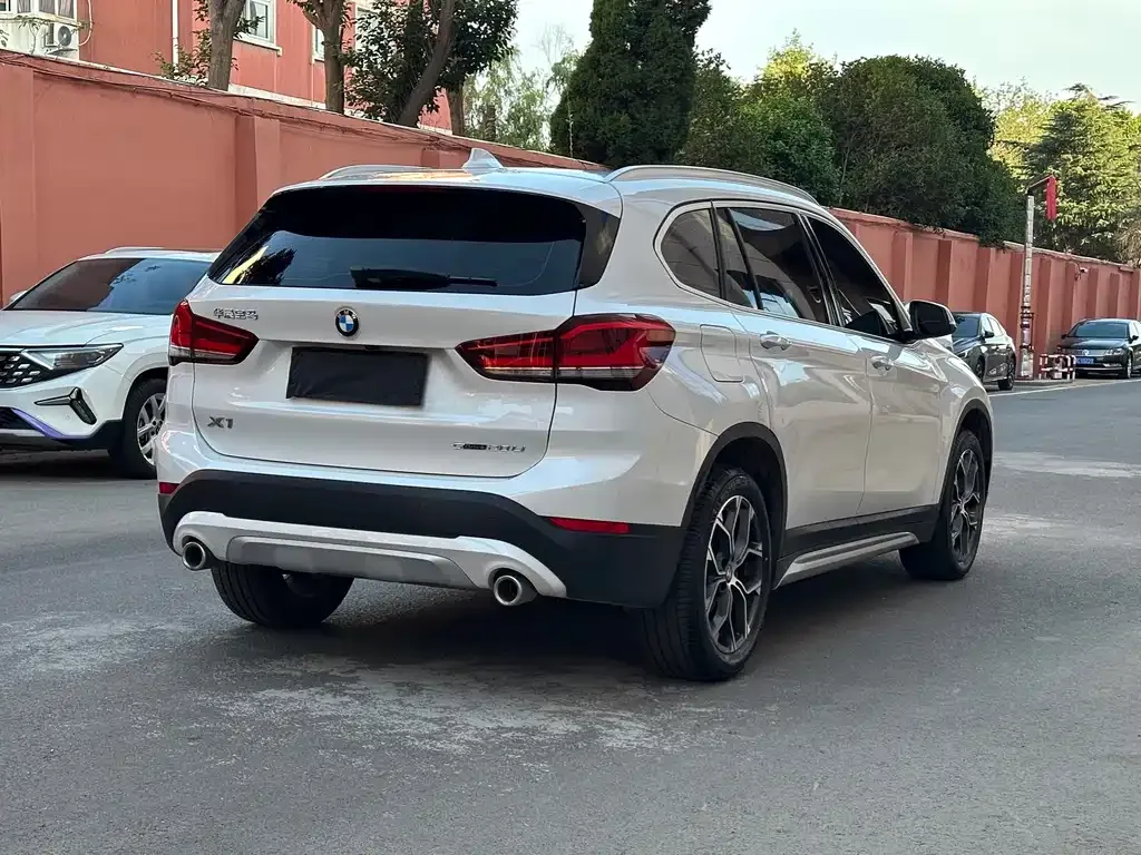 BMW X1 — фото 5