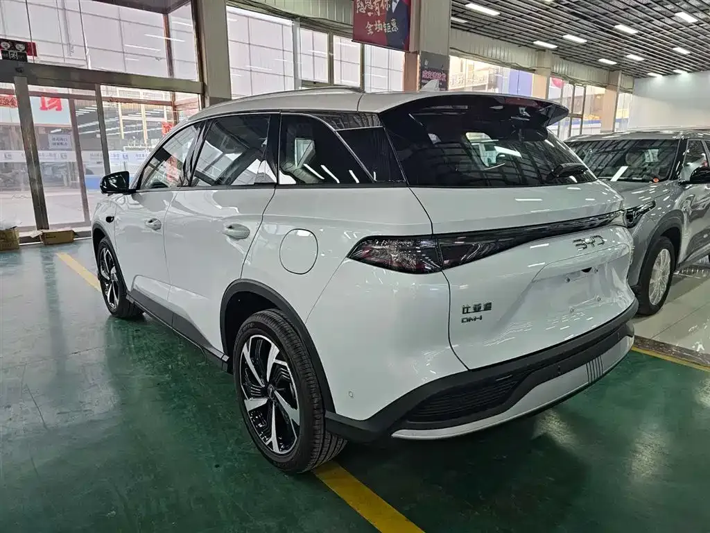 BYD Seal 05 DM-i — фото 4