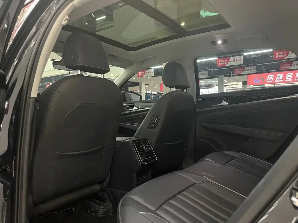 Volkswagen Passat — фото 9
