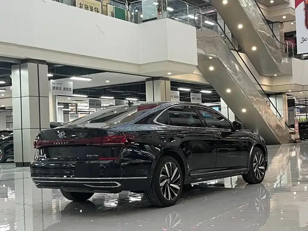Volkswagen Passat — фото 3