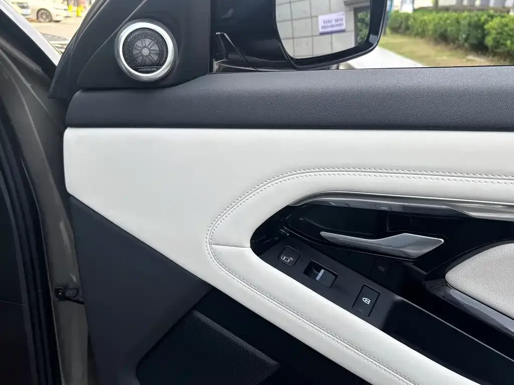 Land Rover Evoque — фото 5